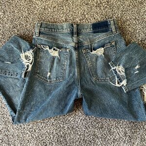 A&F Women’s Medium Wash Denim High Rise Distressed Jeans/Cropped 27/4R